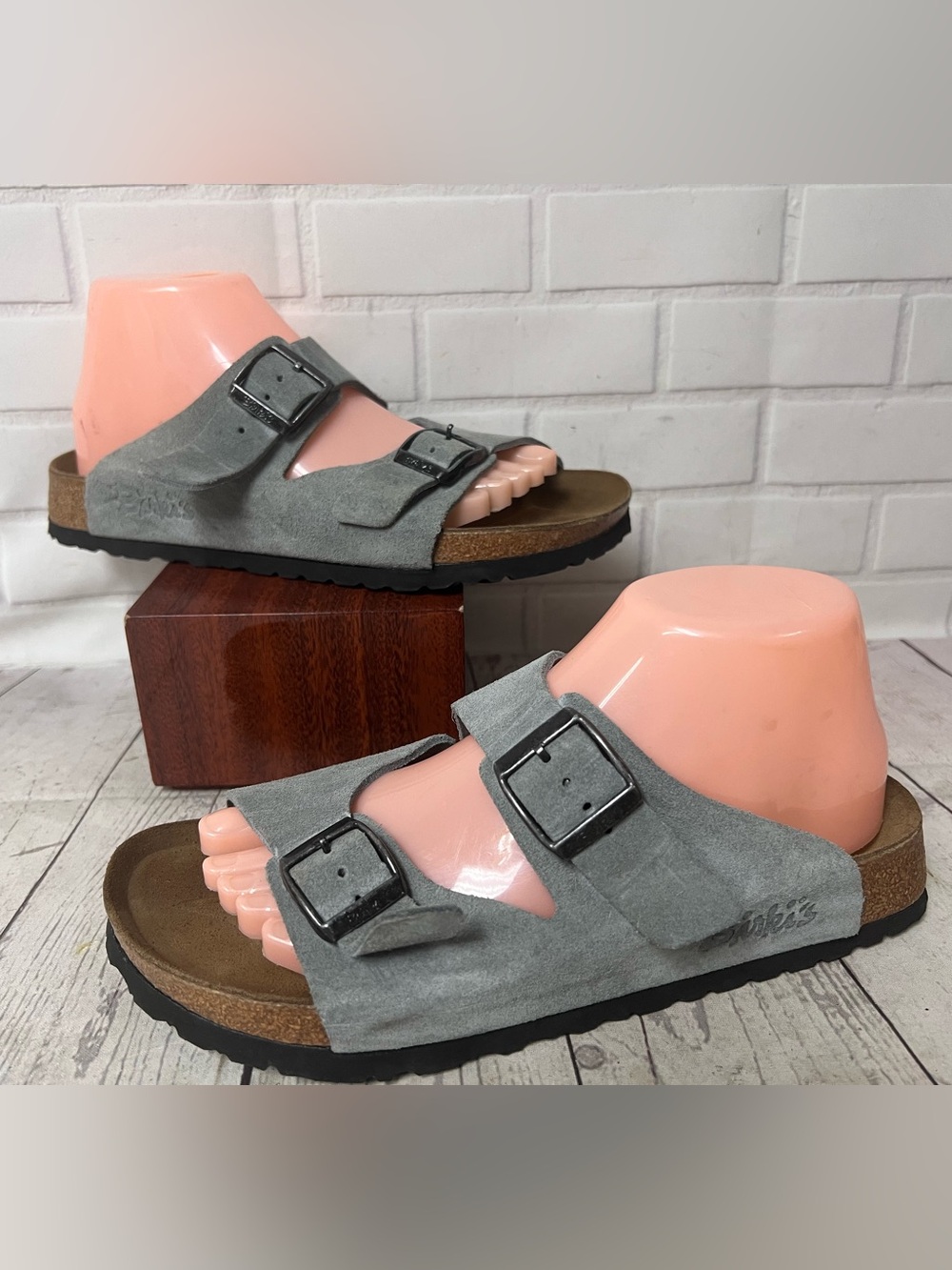 Birki's Birkenstock Tahiti Arizona Gray Suede 2 Strap Sandals Size 39  Women 8